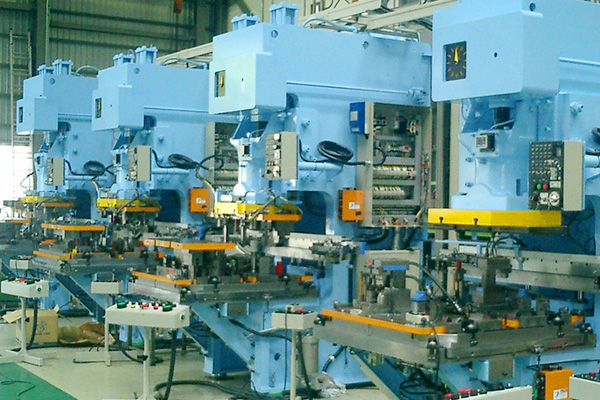 　Automatic conveyance press line